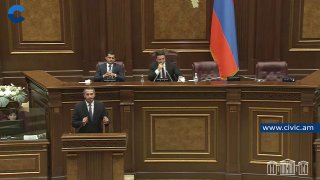 Рубен Рубинян выступает на заседании парламента Армении в Ереване