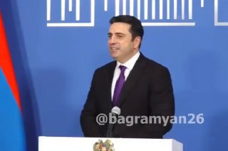 Ален Симонян объявляет об отказе от депутатского мандата, Гюмри