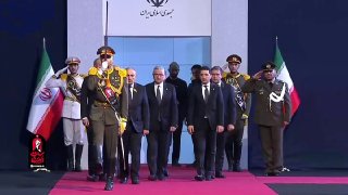 Никол Пашинян и делегация отдают дань уважения телу лидера Исламской революции в Иране