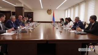 В Гюмри обсудили меры по предотвращению самоубийств в армии: первое заседание межведомственной группы