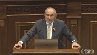 Пашинян о программе «Кумайри»: готов обсуждать с Гарегином II и Ктричем Нерсисяном
