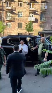 Сурен Папикян на встрече с молодежью «Гражданского договора» в Гюмри