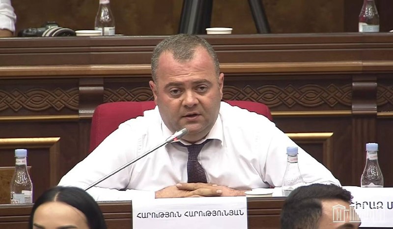 Арутюн Арутюнян избран председателем комиссии НС Армении по европейской интеграции