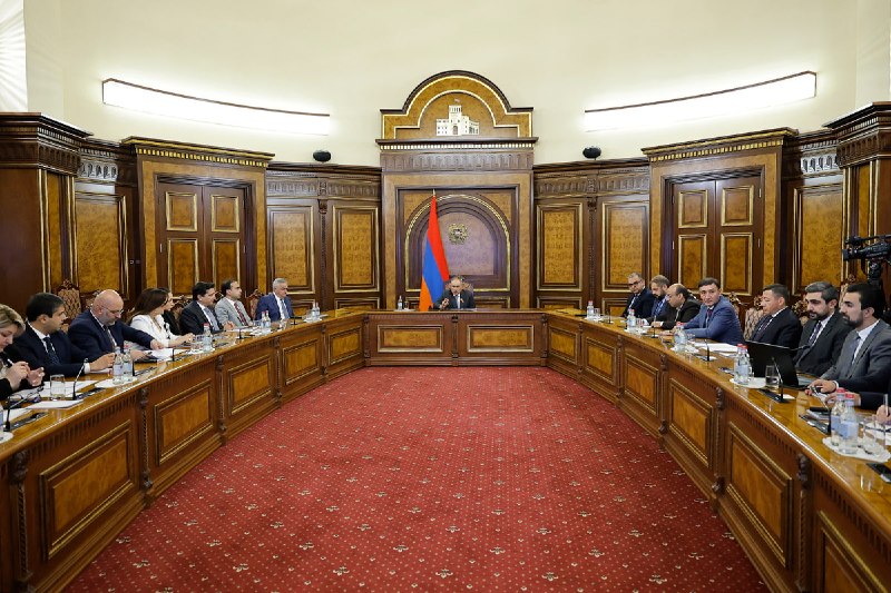 Совещание под председательством Никола Пашиняна по инвестициям в Гюмри и Ереване