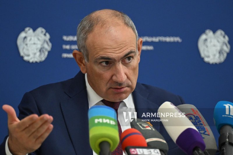 Премьер-министр Армении Никол Пашинян на брифинге после заседания правительства РА