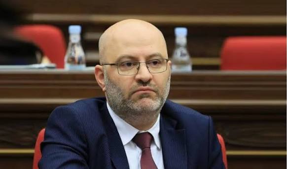 Губернатор Ширака Давид Арушанян отказался от депутатского мандата — что это значит для Гюмри