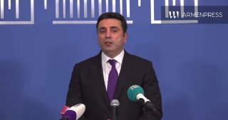 Ален Симонян, спикер парламента Армении, на фоне зала заседаний