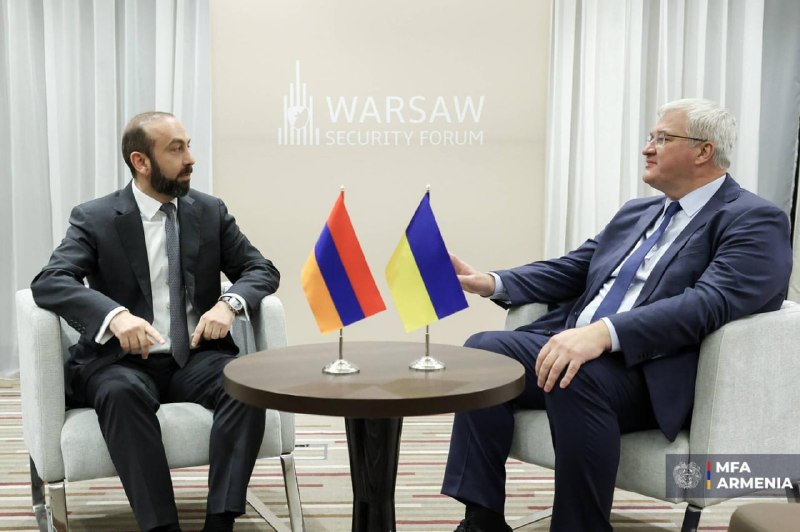 Глава МИД Украины Сибига поздравил Мирзояна с переназначением главой МИД Армении