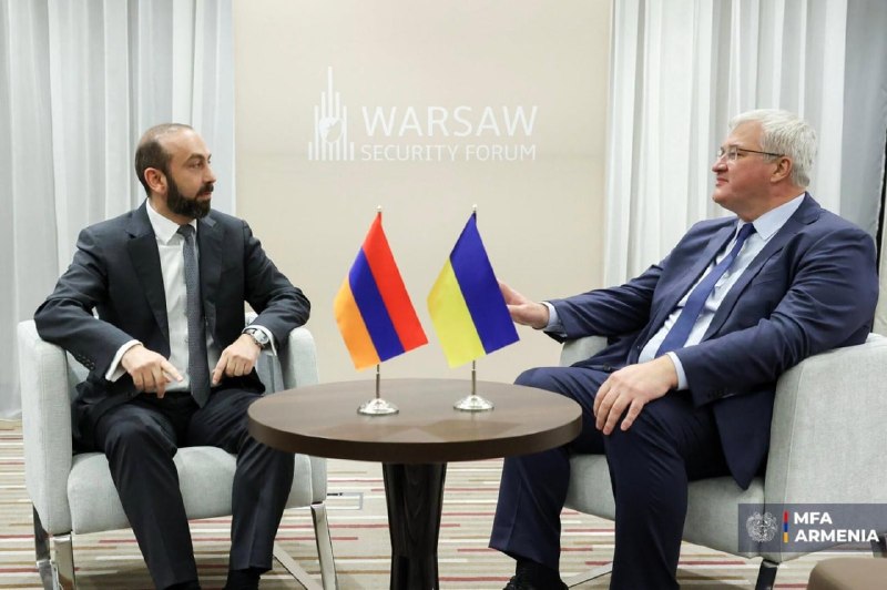 Арарат Мирзоян обсудил с Андреем Сибигой вопросы региональной стабильности