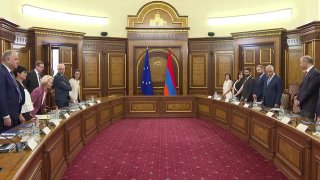 Урсула фон дер Ляйен и Никол Пашинян на переговорах